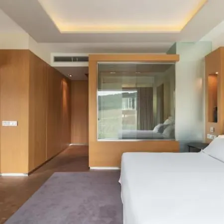 Valbusenda Bodega & Hotel 5*