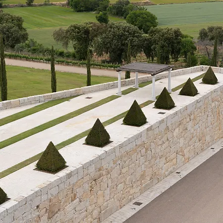 Valbusenda Bodega & Hotel 5*