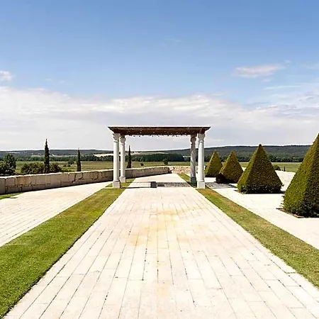 Valbusenda Bodega & Ξενοδοχείο Toro