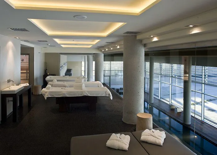 Hotell Valbusenda Bodega &