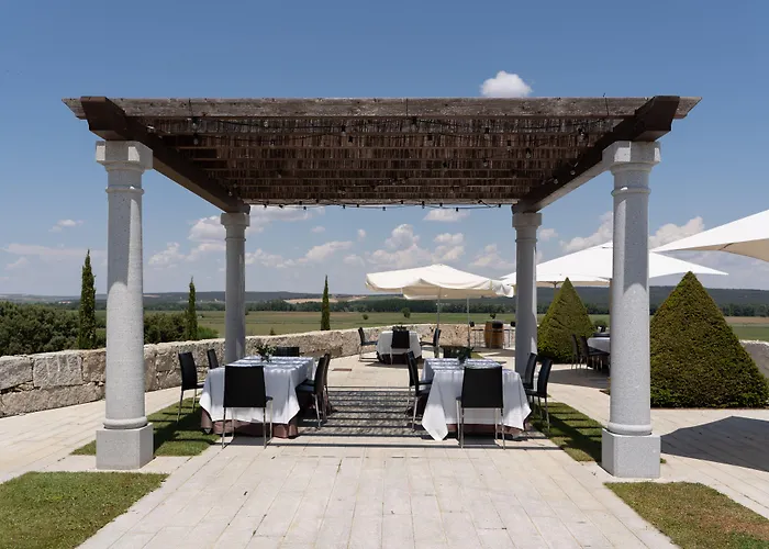 Valbusenda Bodega & Hotell Toro